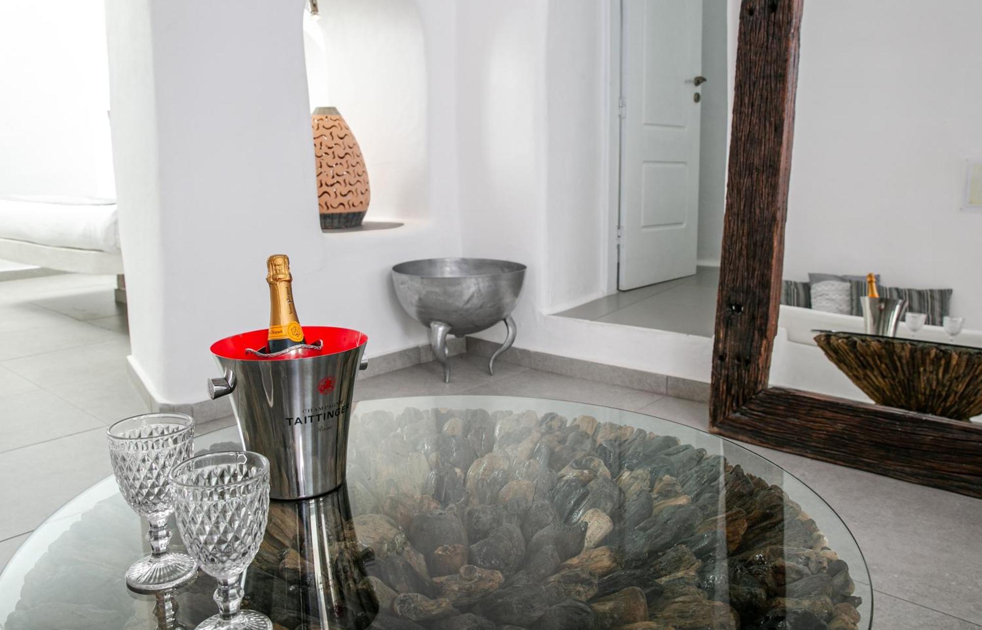 Vogue Suites Oia  Exterior photo